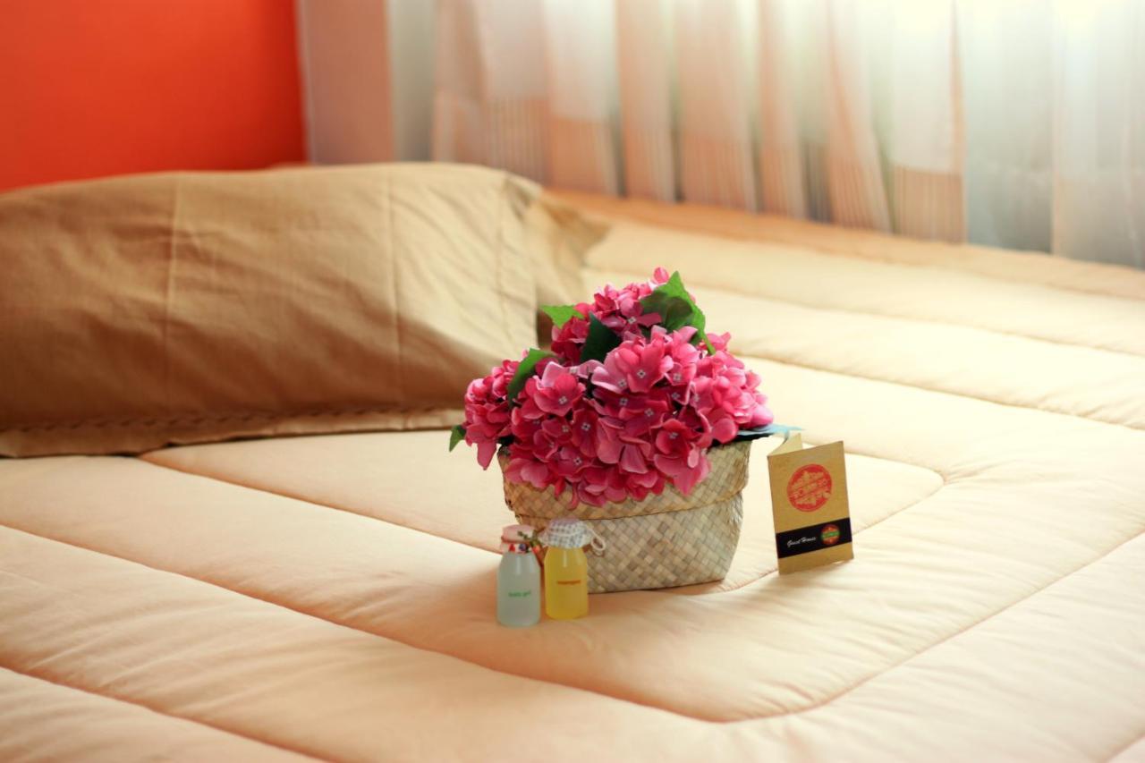 Hotel Roemah 28 Syariah Medan Exterior foto