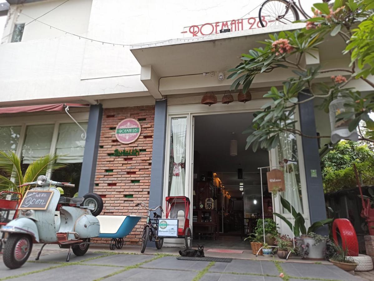 Hotel Roemah 28 Syariah Medan Exterior foto