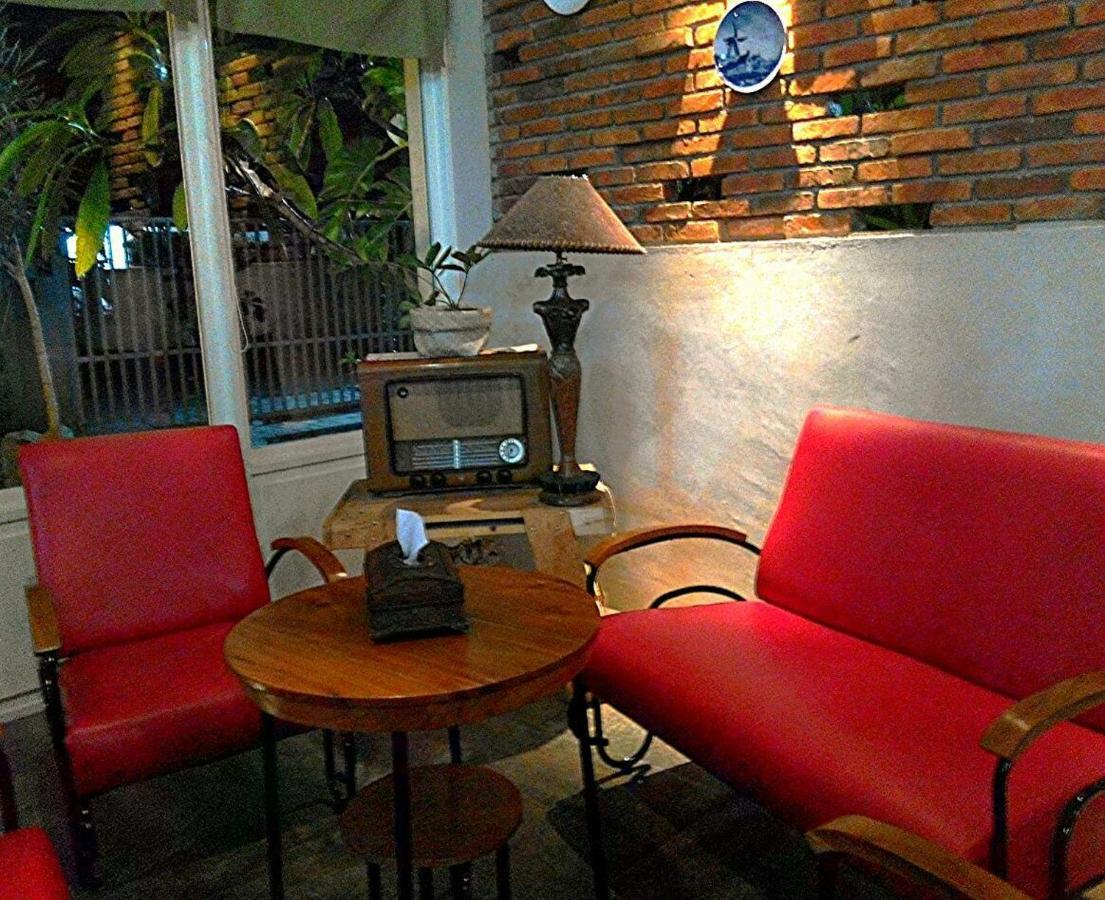 Hotel Roemah 28 Syariah Medan Exterior foto