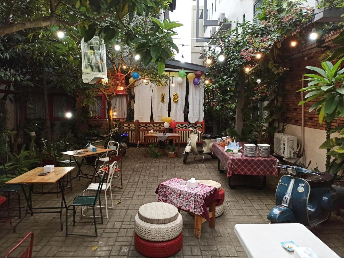 Hotel Roemah 28 Syariah Medan Exterior foto