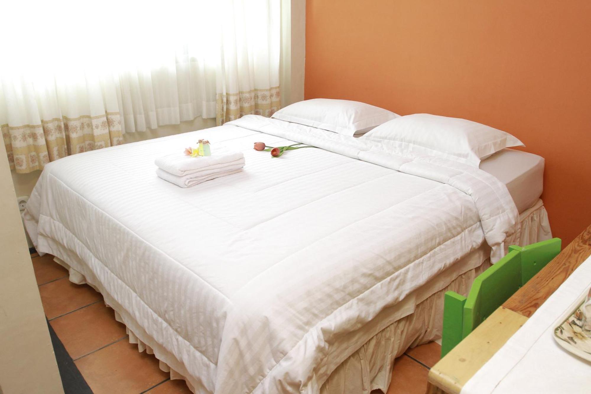 Hotel Roemah 28 Syariah Medan Exterior foto